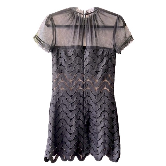 Self-Potrait 'Evie' Short Sleeve Scalloped Chevron Lace Dress, Black, size 4 - Picture 7 of 12